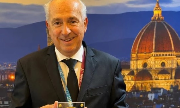 Premiaron a un oftalmólogo argentino
